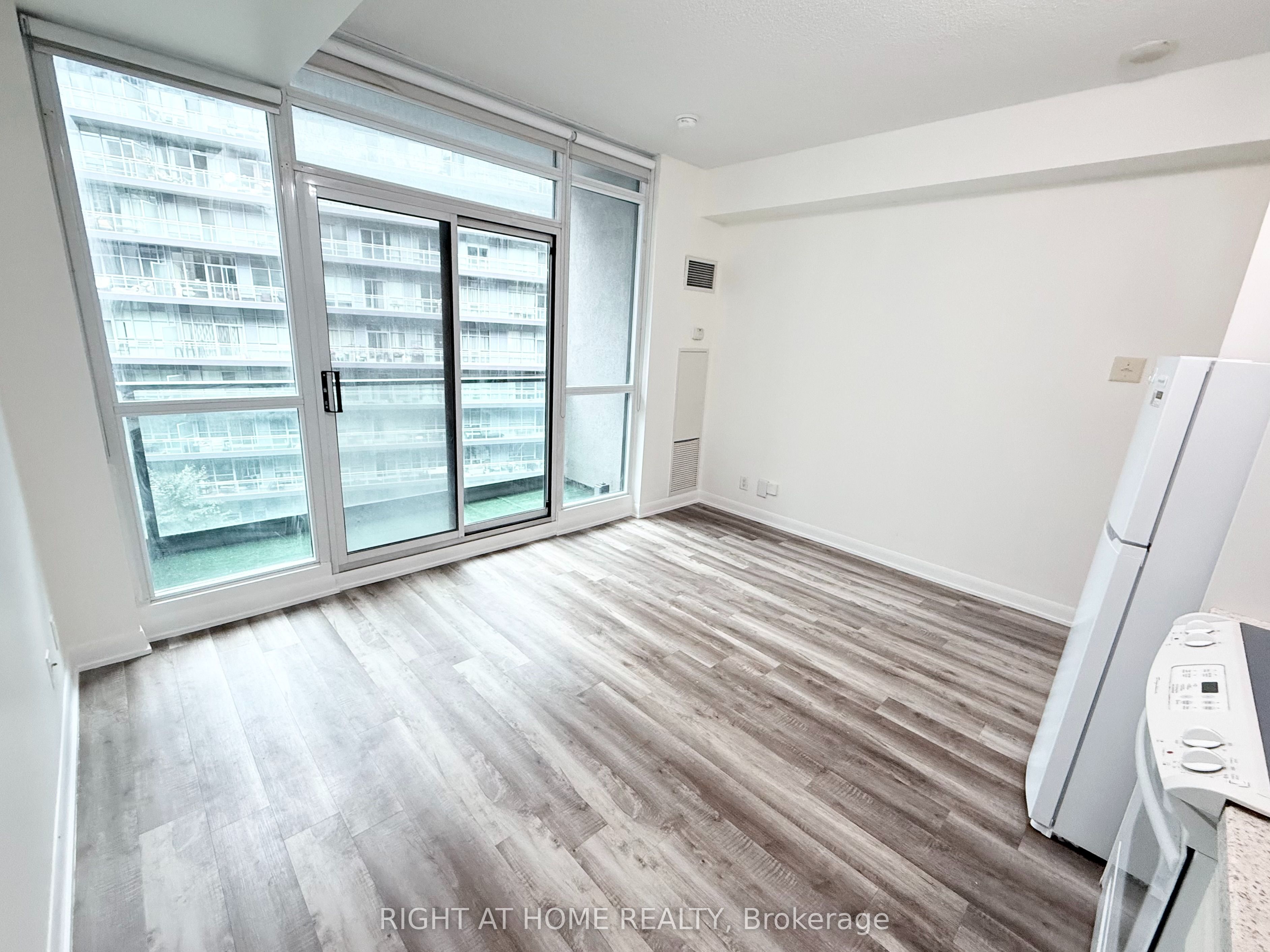 600 Fleet Street 734 Property Photo 10