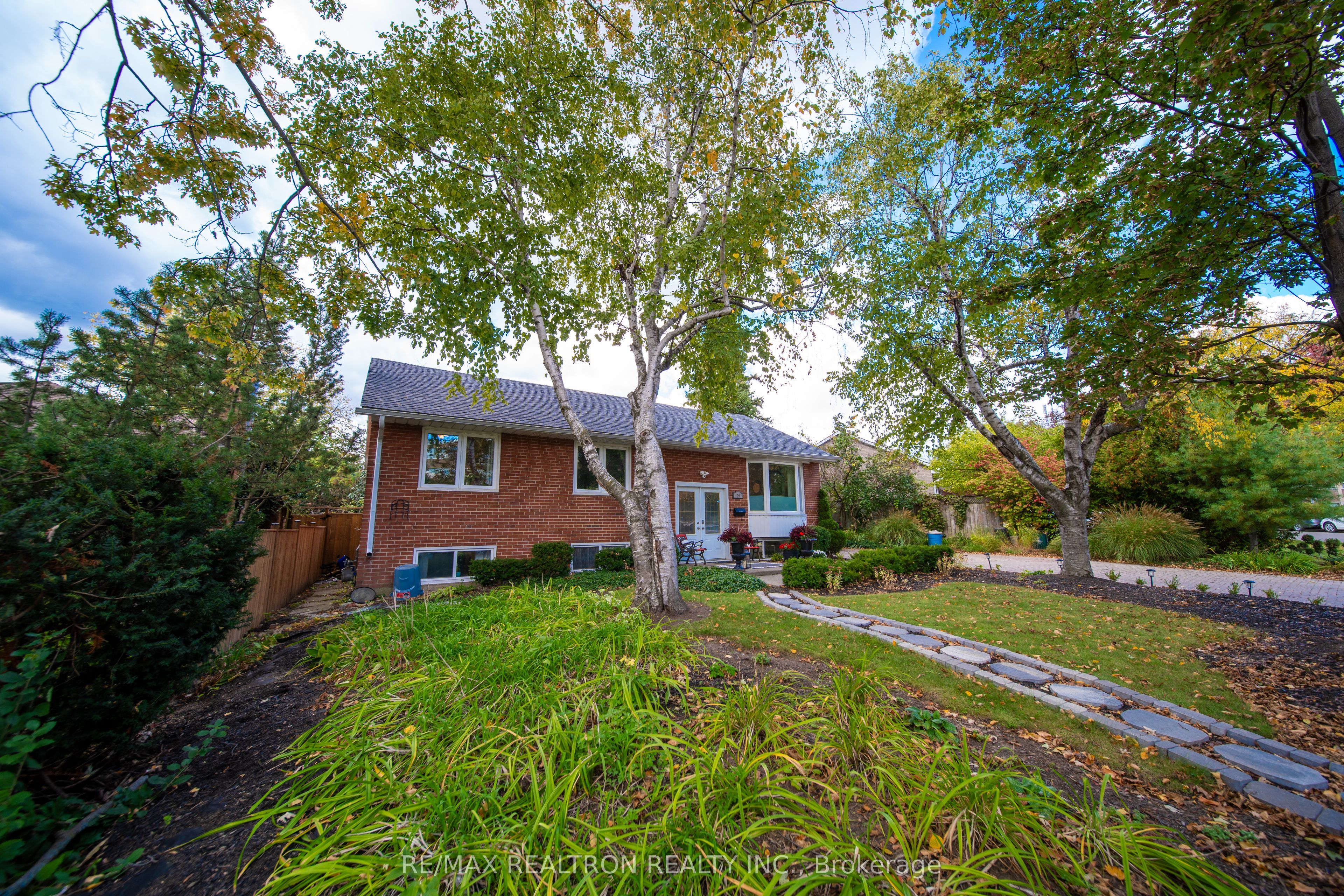 79 Paperbirch Drive Property Photo 3