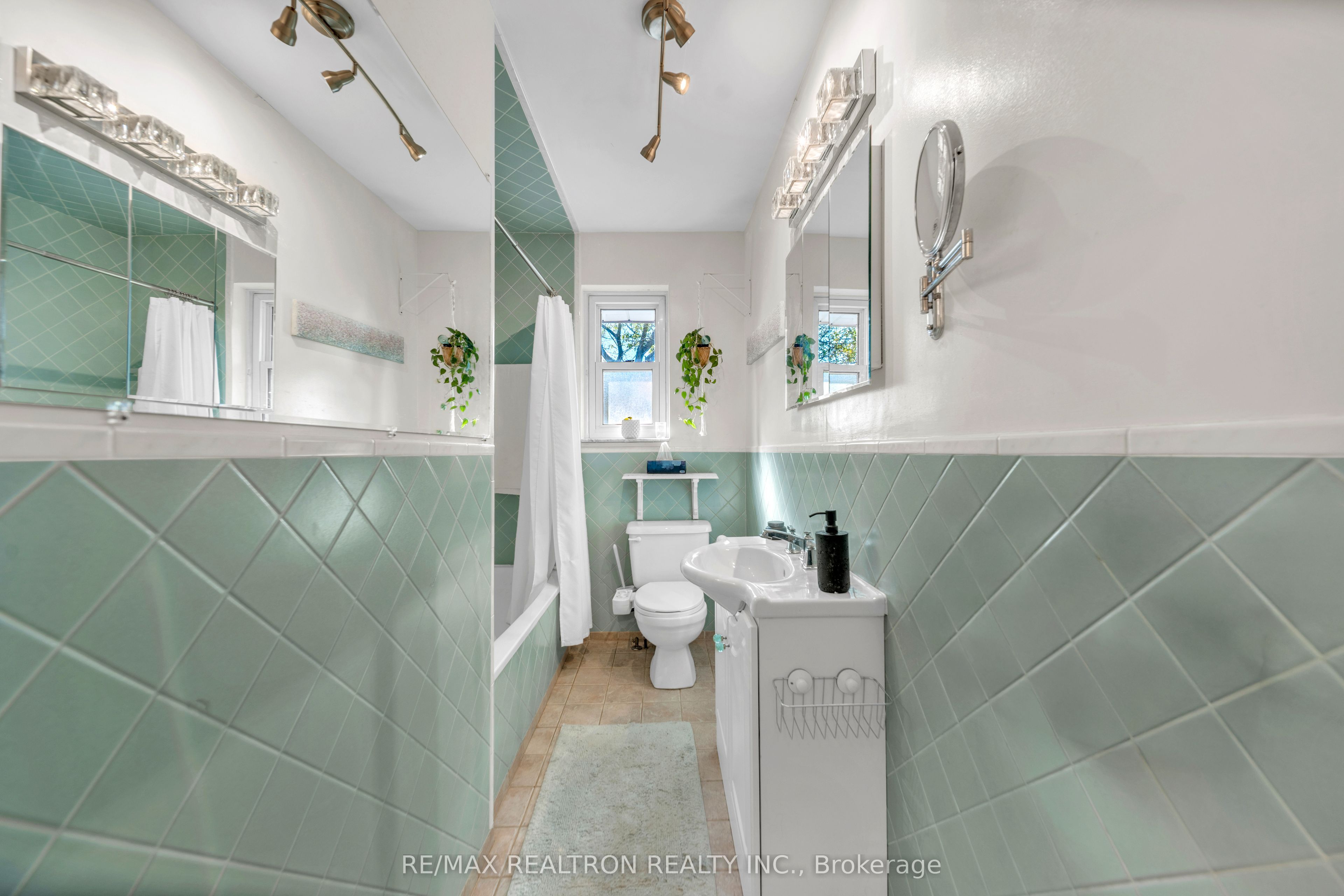 79 Paperbirch Drive Property Photo 15