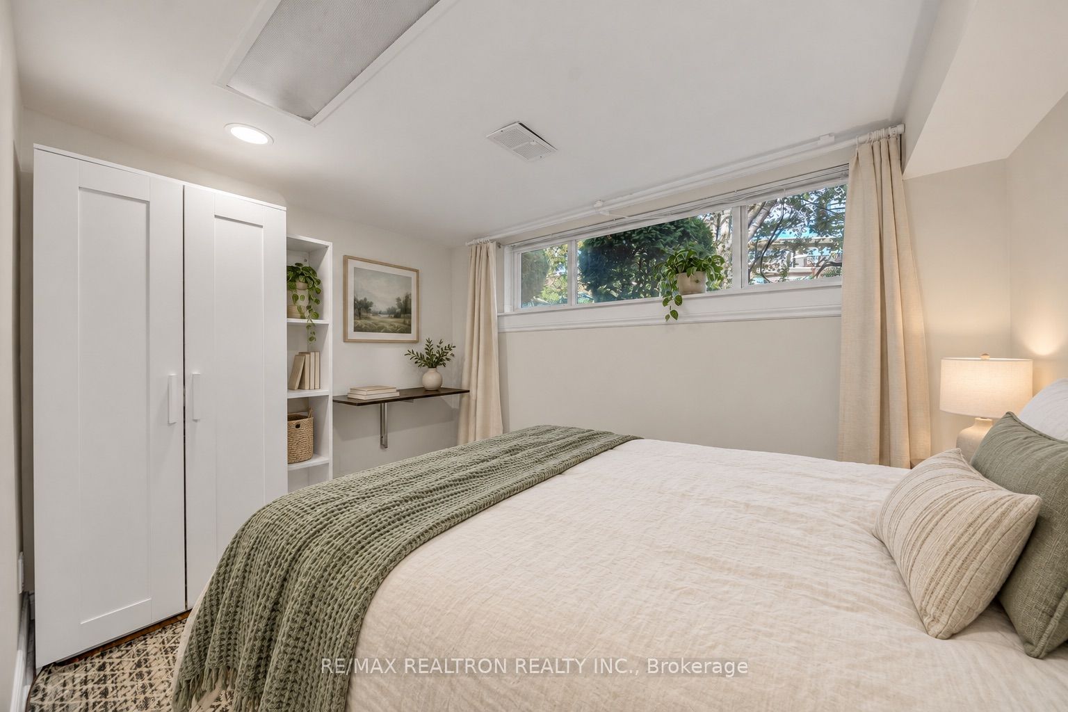 79 Paperbirch Drive Property Photo 25