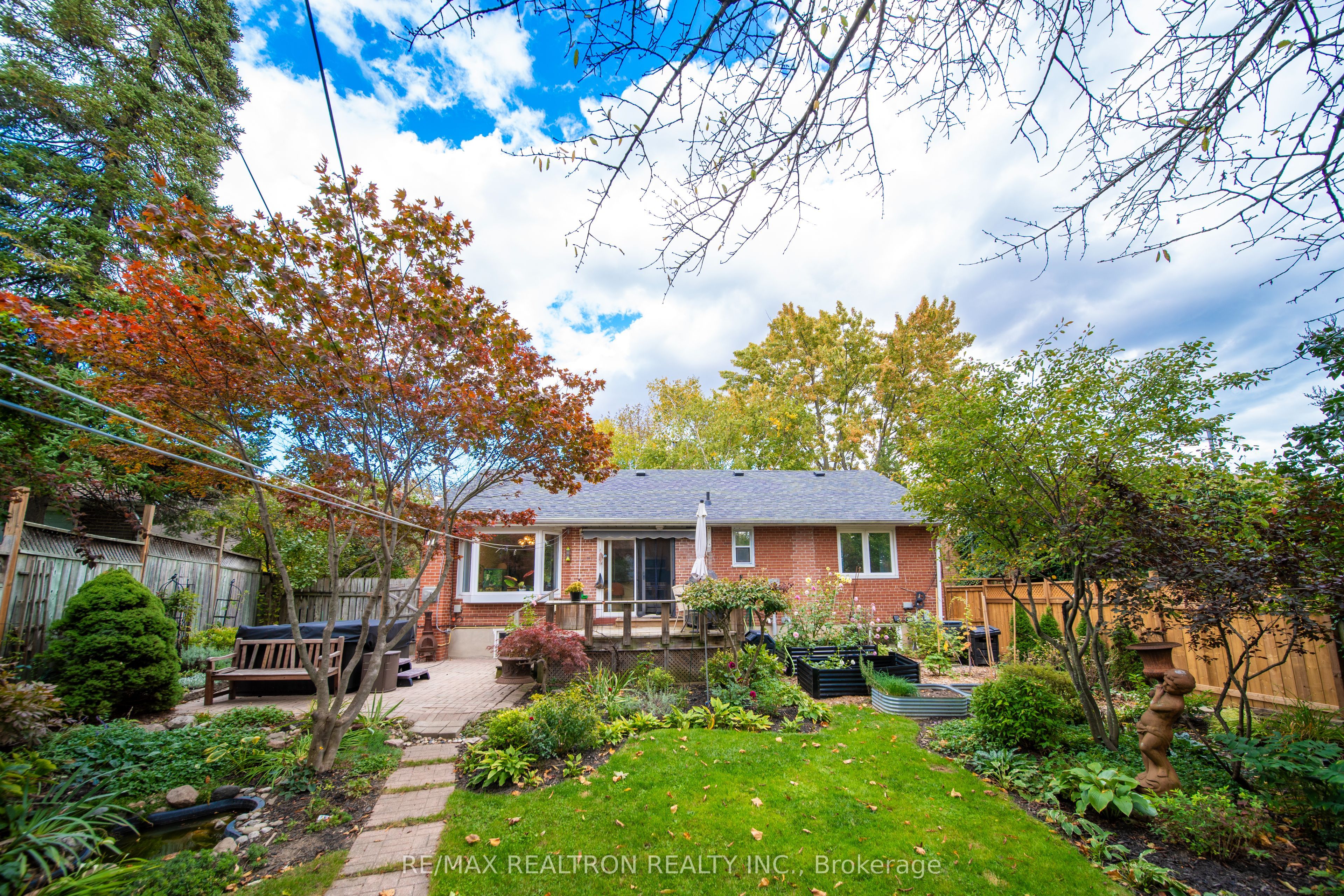 79 Paperbirch Drive Property Photo 32