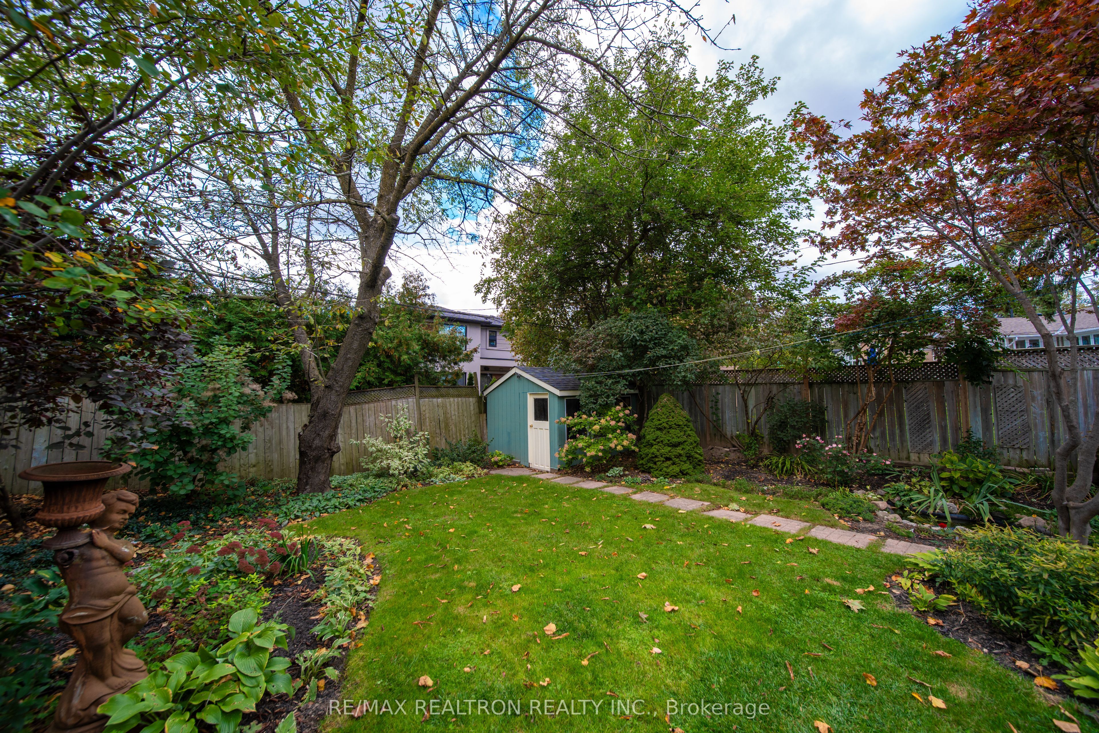 79 Paperbirch Drive Property Photo 33