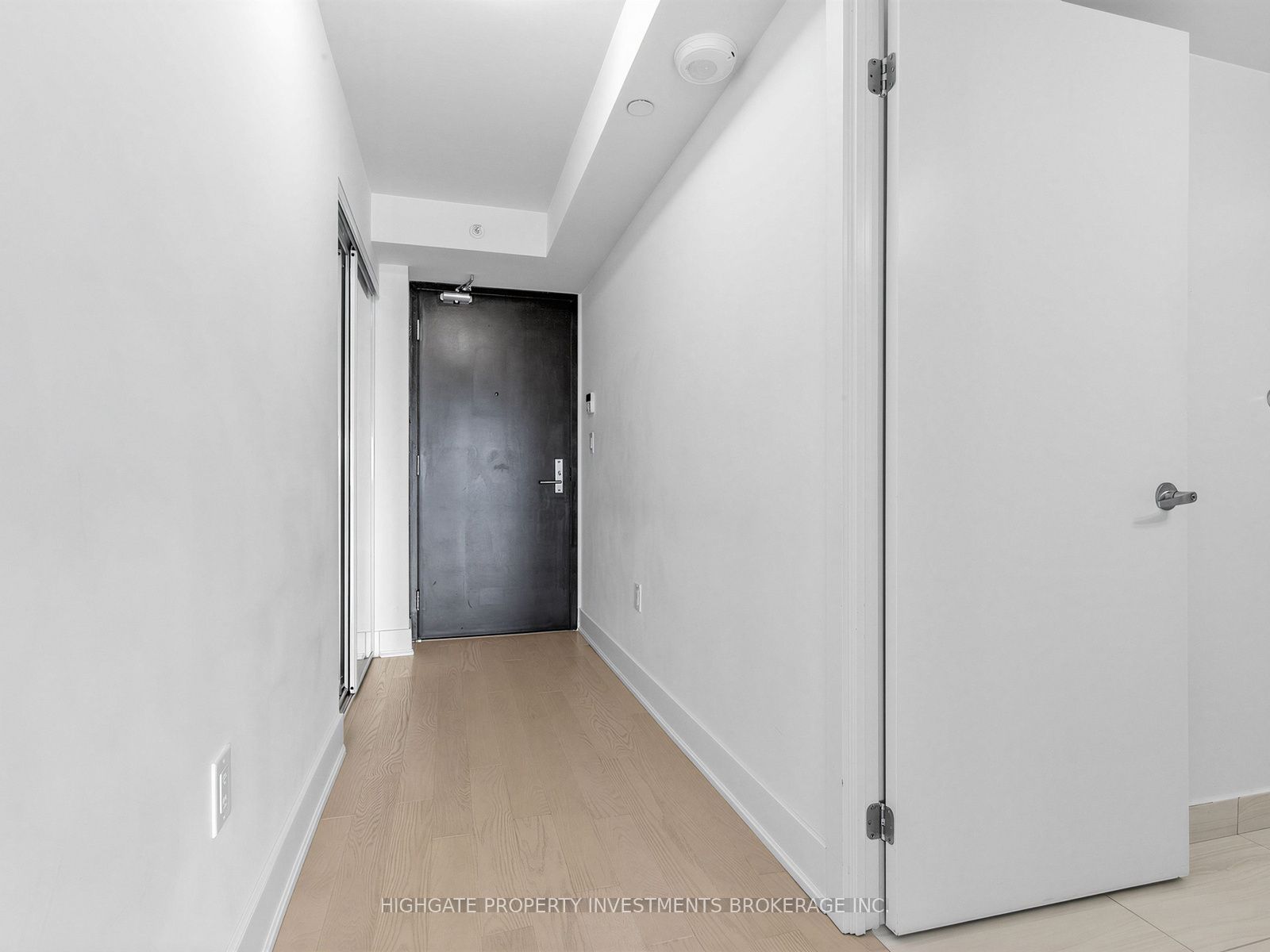 955 Bay Street 2711 Property Photo 2