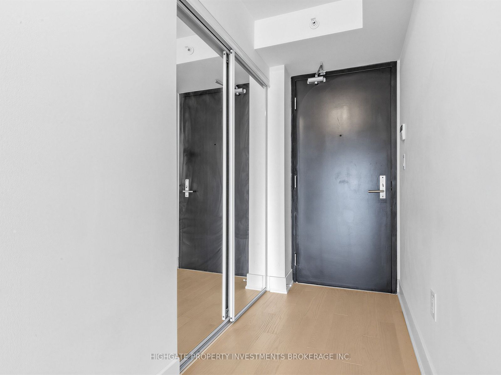 955 Bay Street 2711 Property Photo 3