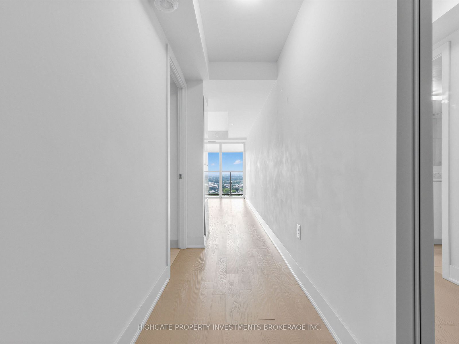 955 Bay Street 2711 Property Photo 4