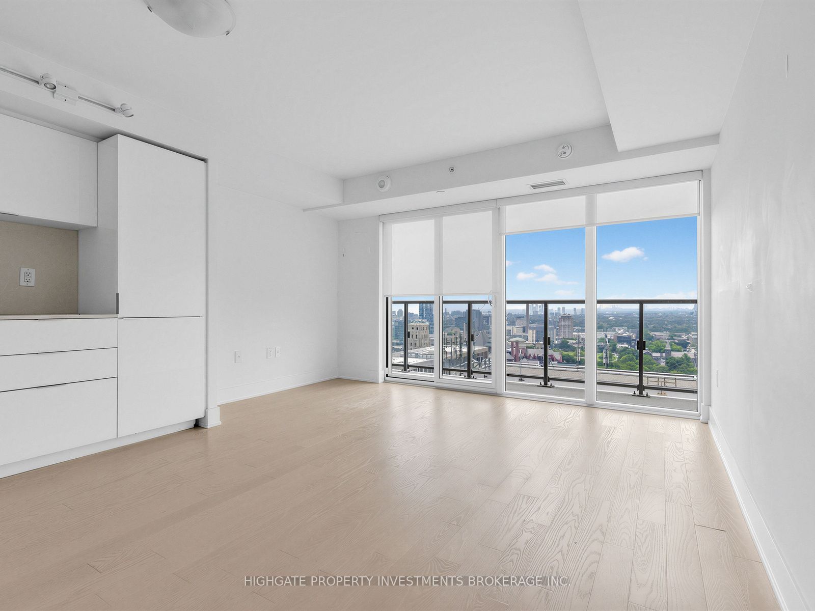 955 Bay Street 2711 Property Photo 5
