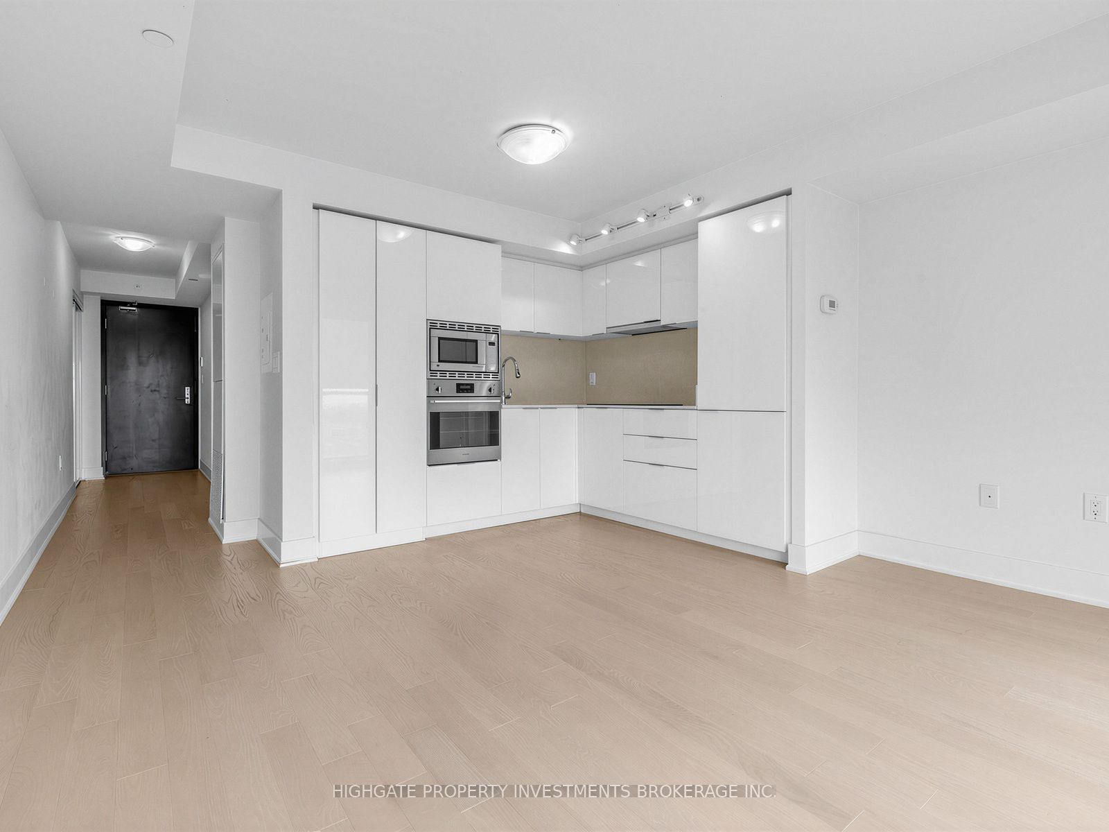 955 Bay Street 2711 Property Photo 6
