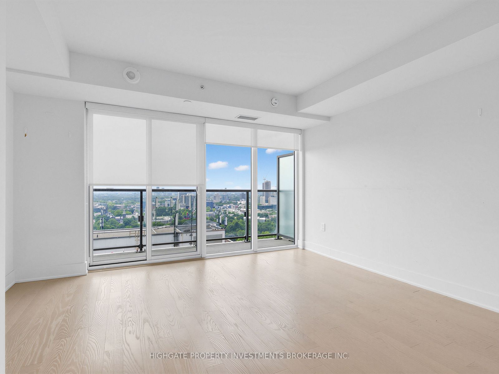955 Bay Street 2711 Property Photo 9