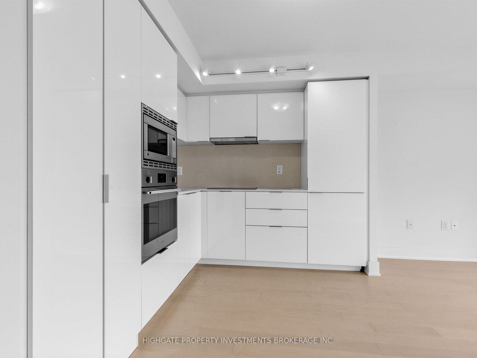 955 Bay Street 2711 Property Photo 10