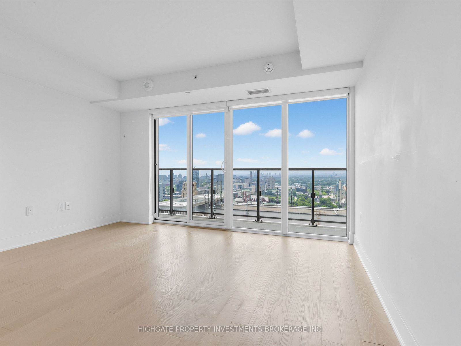 955 Bay Street 2711 Property Photo 12