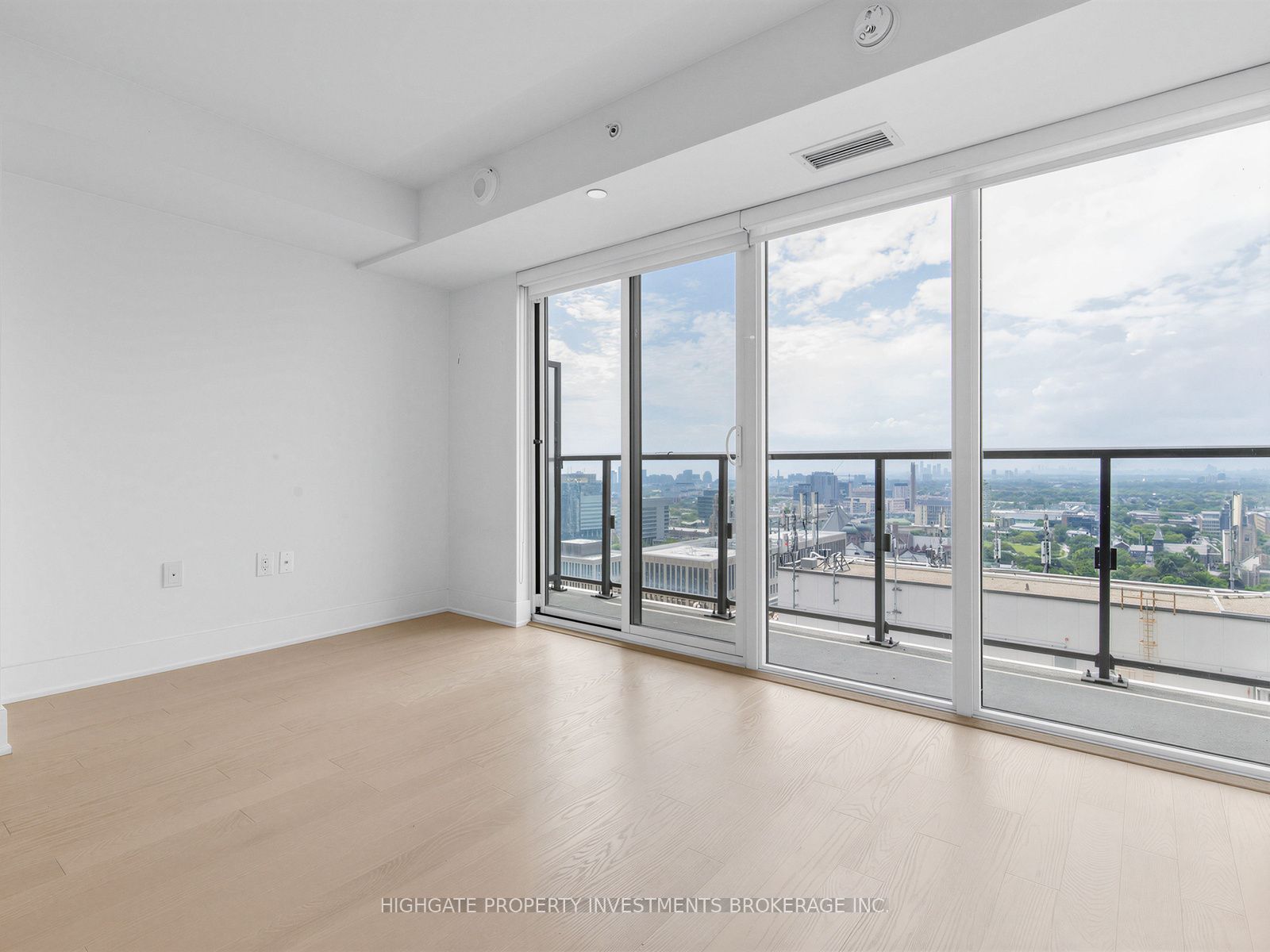 955 Bay Street 2711 Property Photo 13