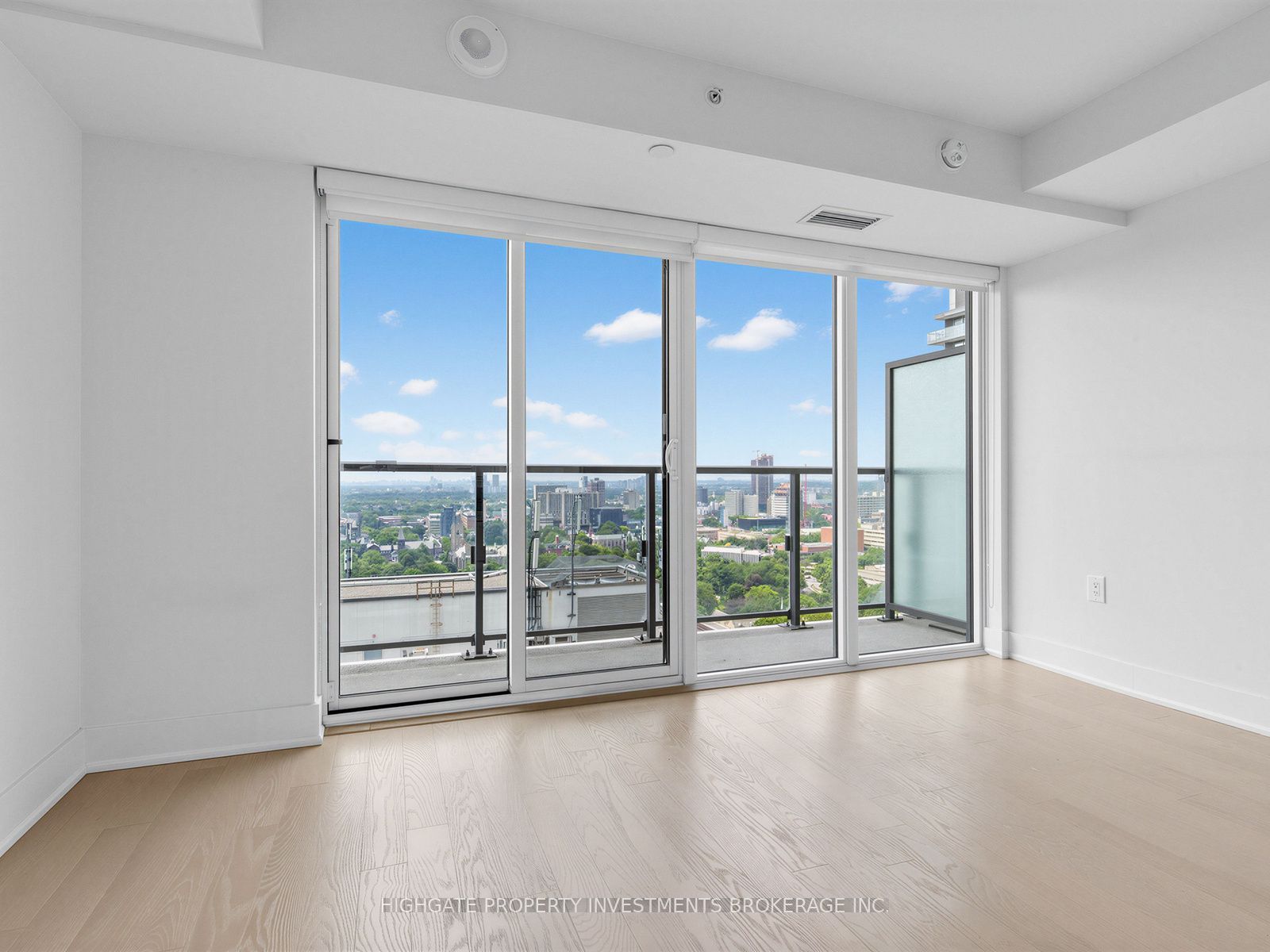 955 Bay Street 2711 Property Photo 14