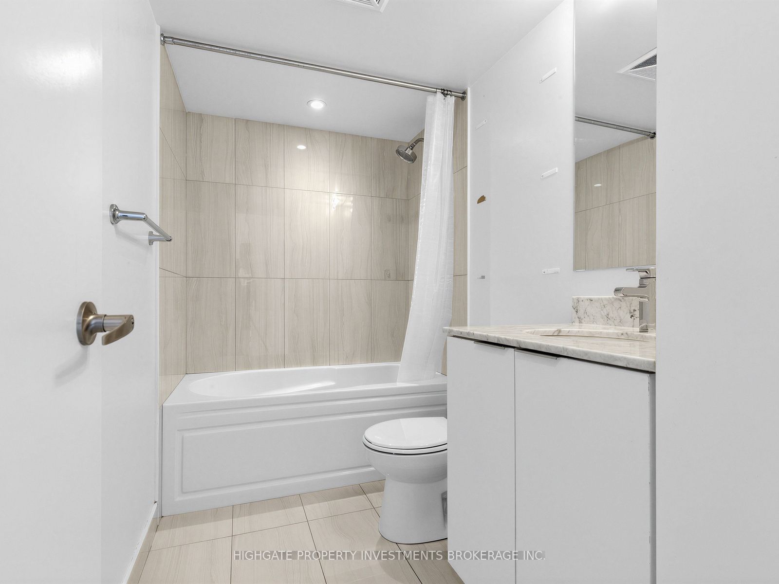 955 Bay Street 2711 Property Photo 18