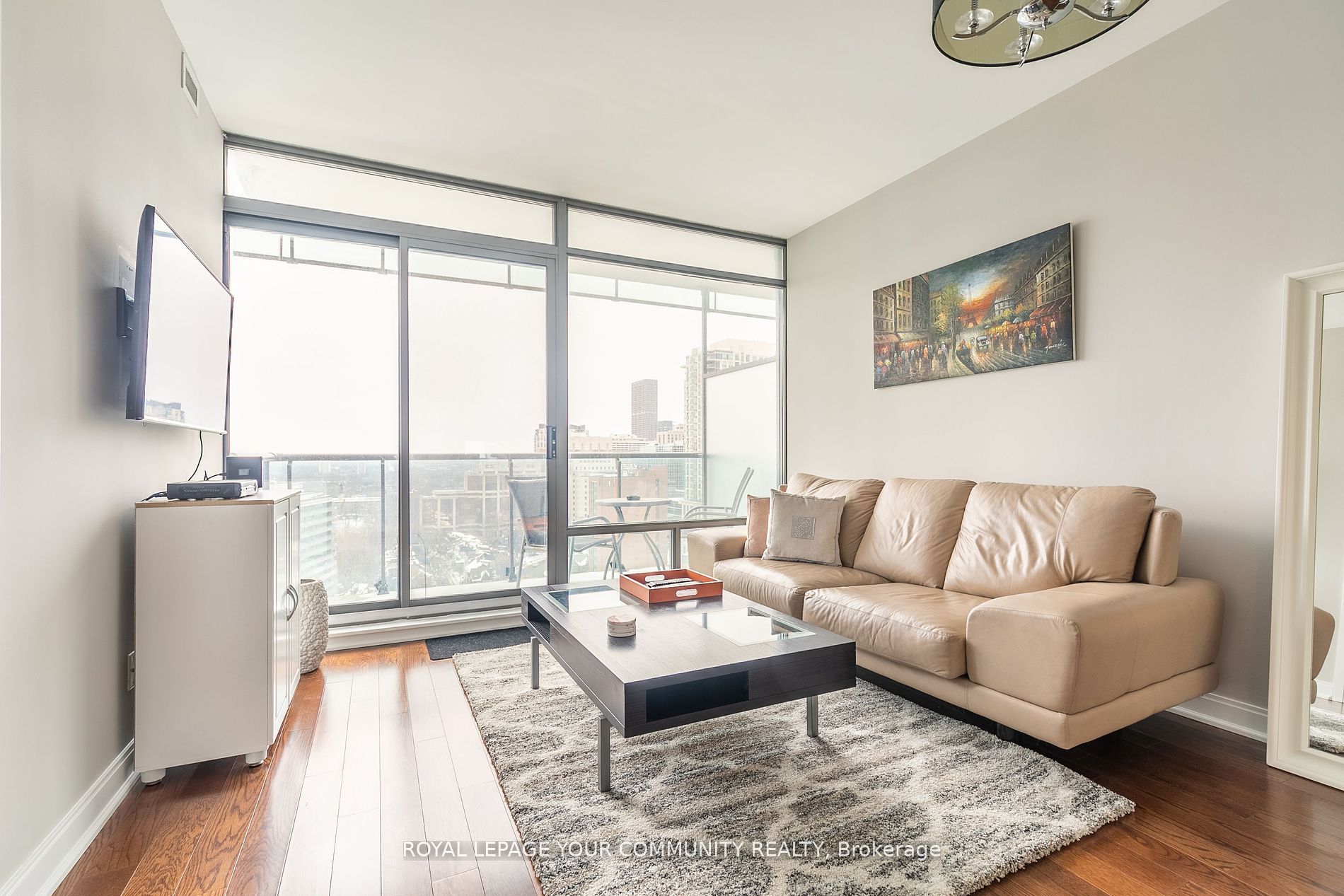 18 Yorkville Avenue 1801 Property Photo 6