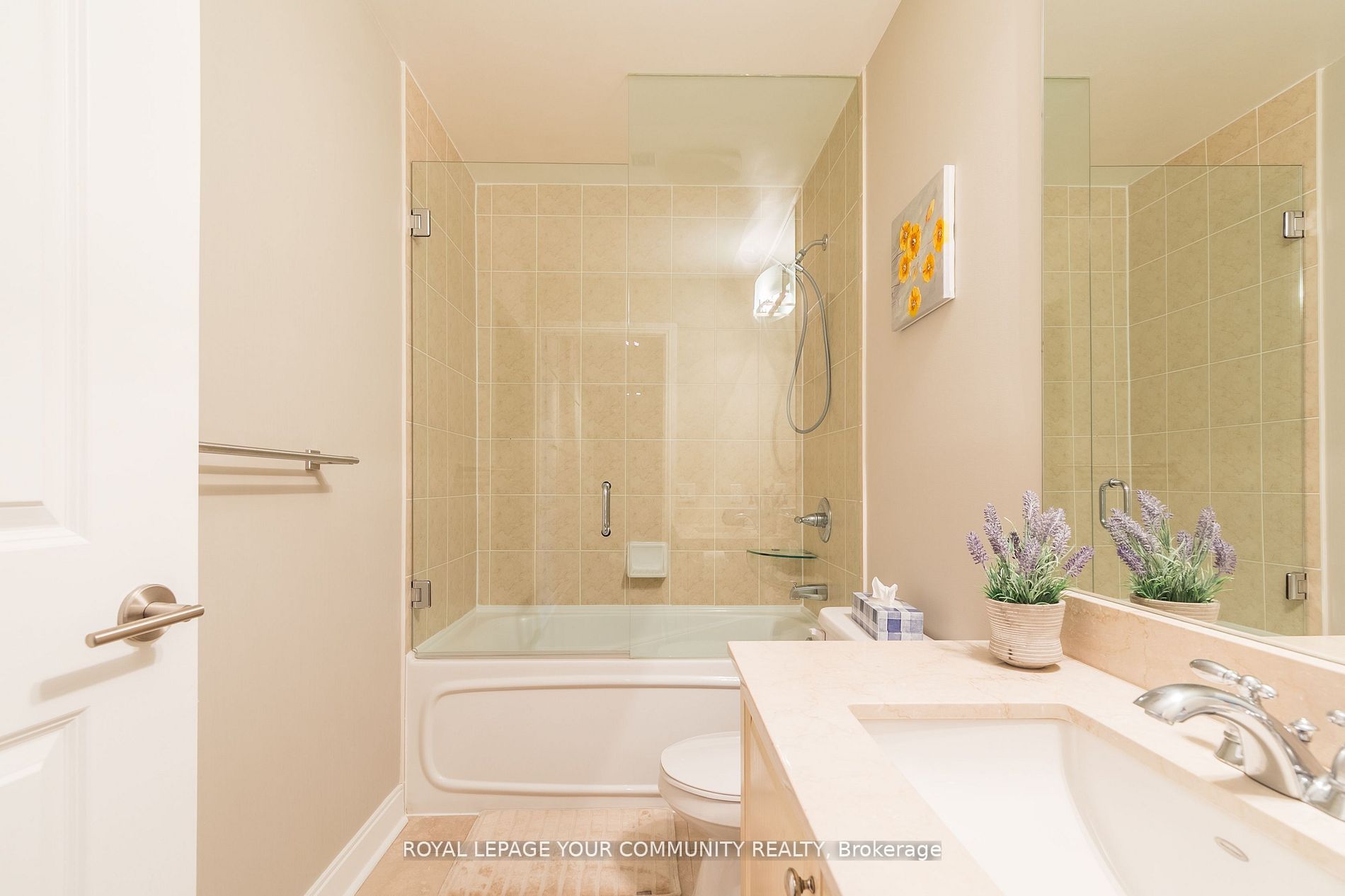 18 Yorkville Avenue 1801 Property Photo 14