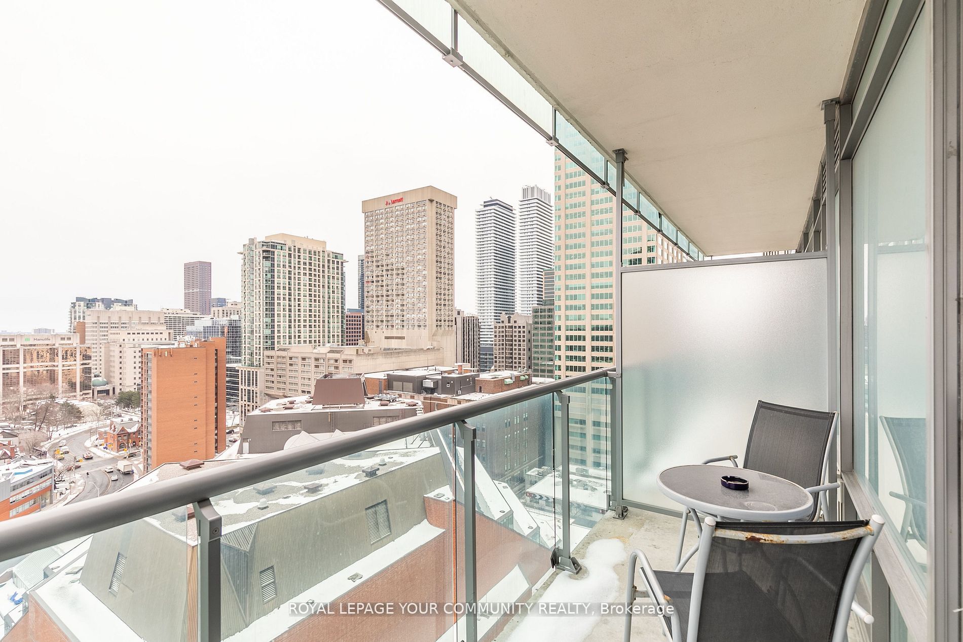 18 Yorkville Avenue 1801 Property Photo 15