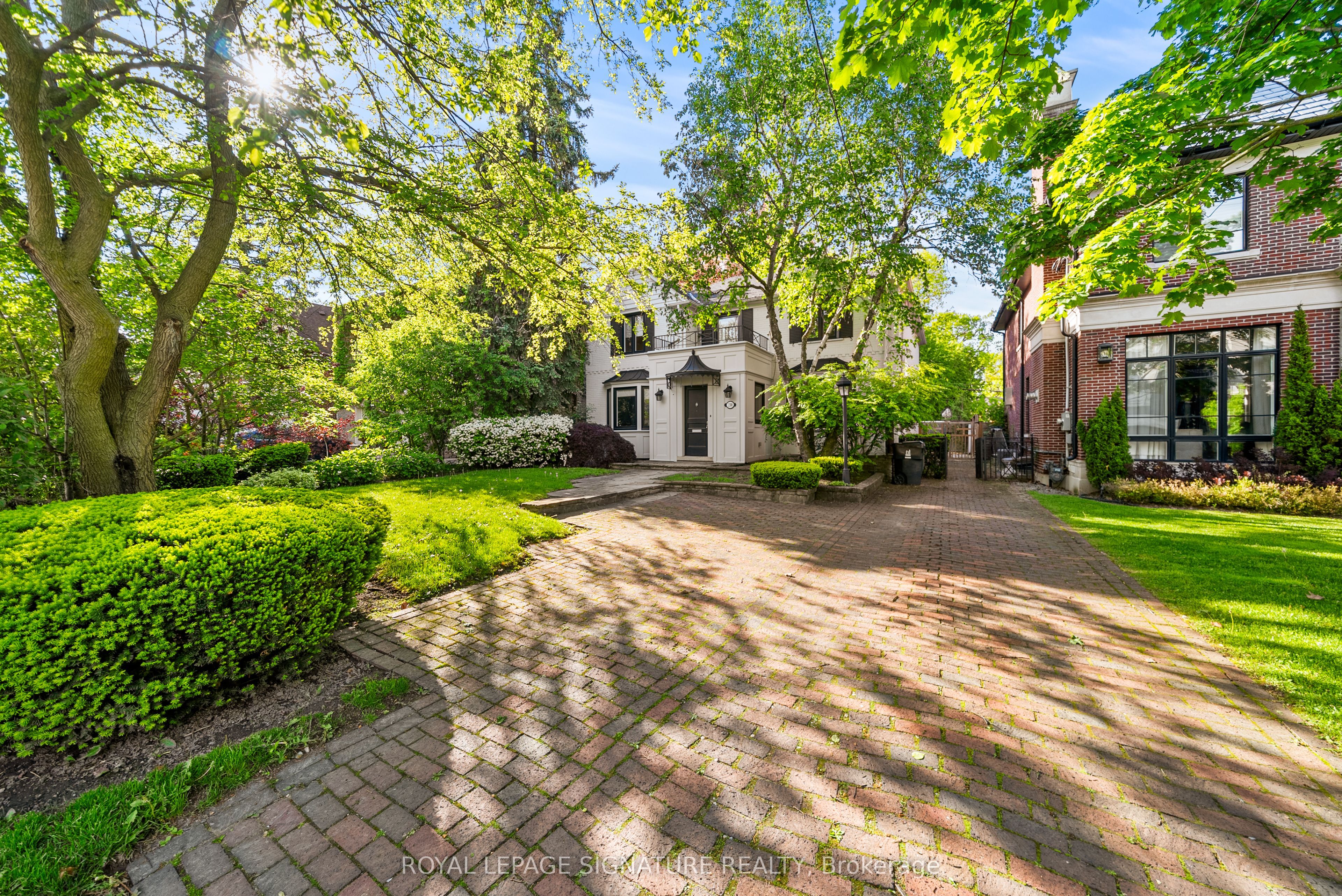230 Strathallan Wood Property Photo 4
