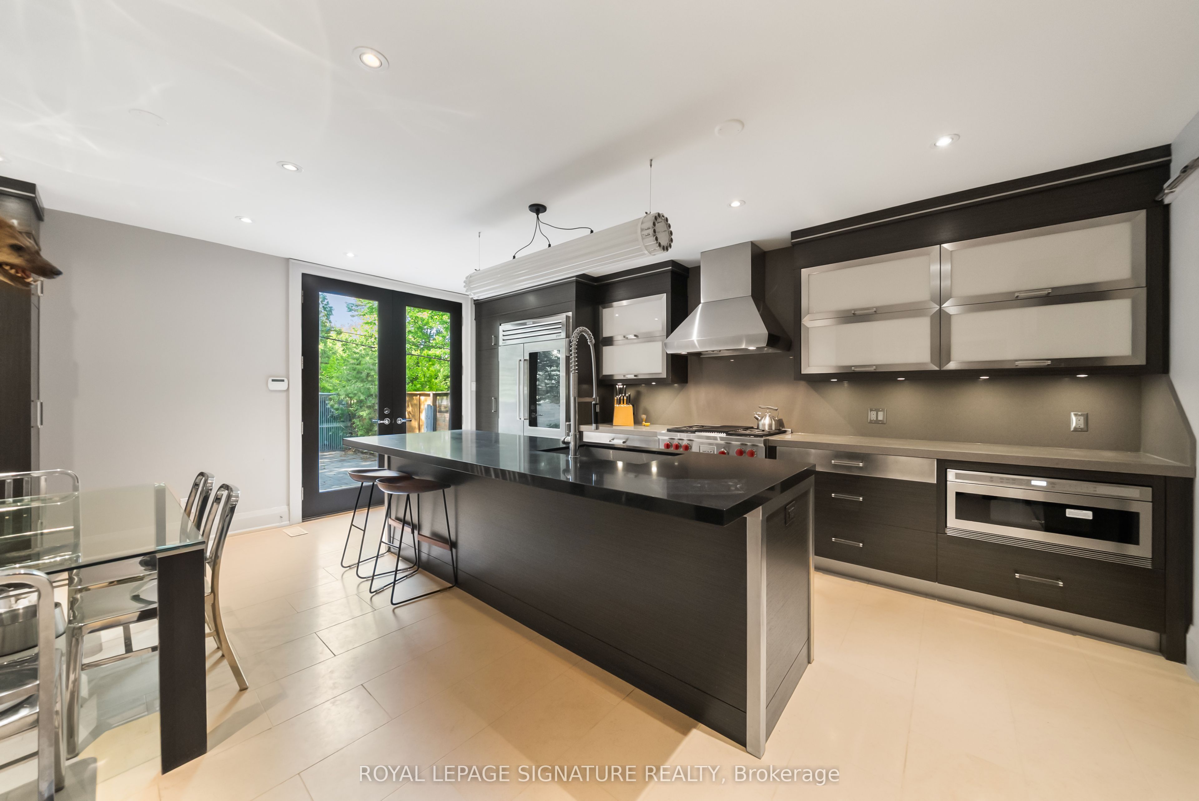 230 Strathallan Wood Property Photo 14
