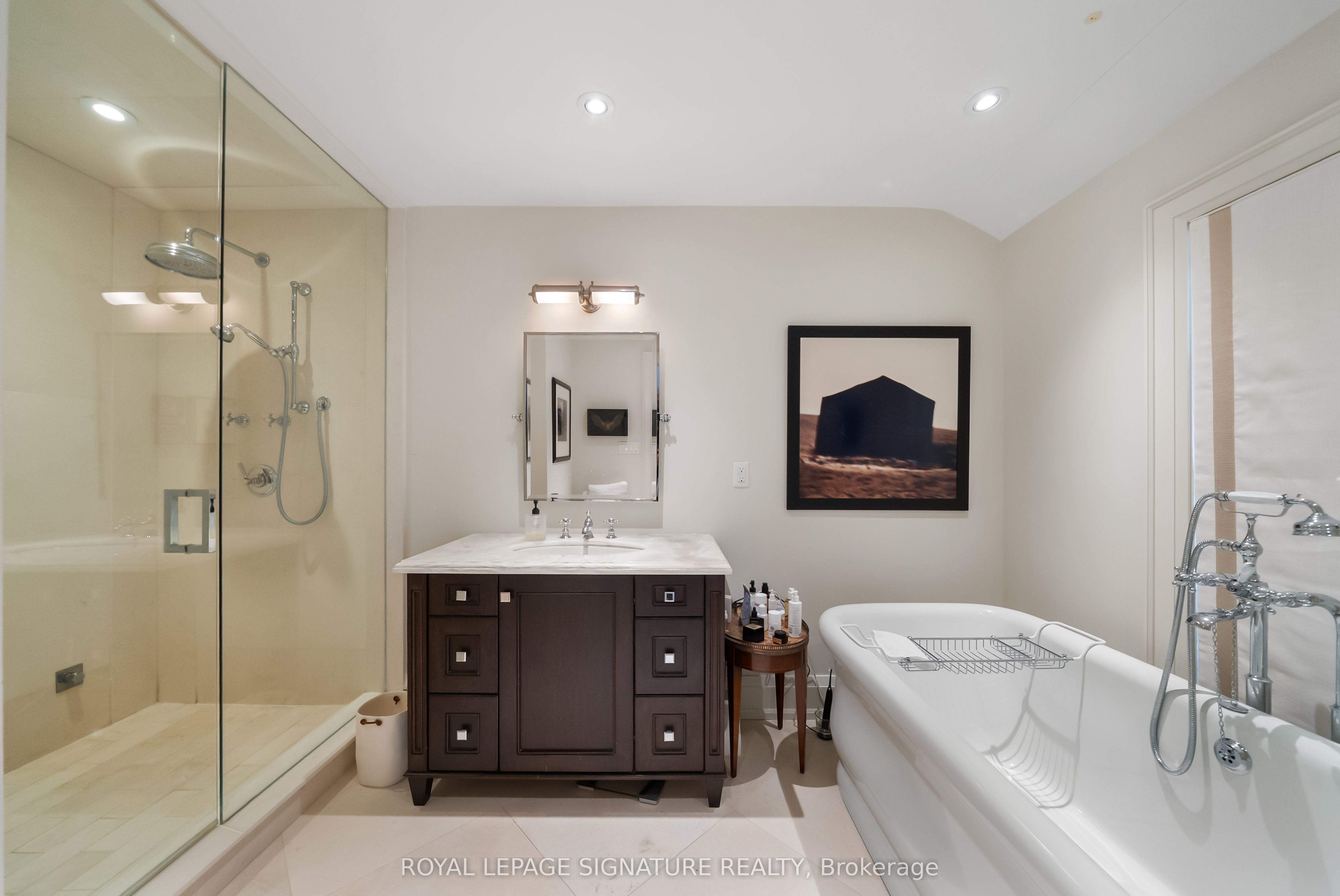 230 Strathallan Wood Property Photo 23