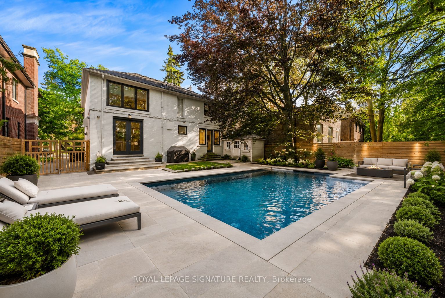 230 Strathallan Wood Property Photo 32