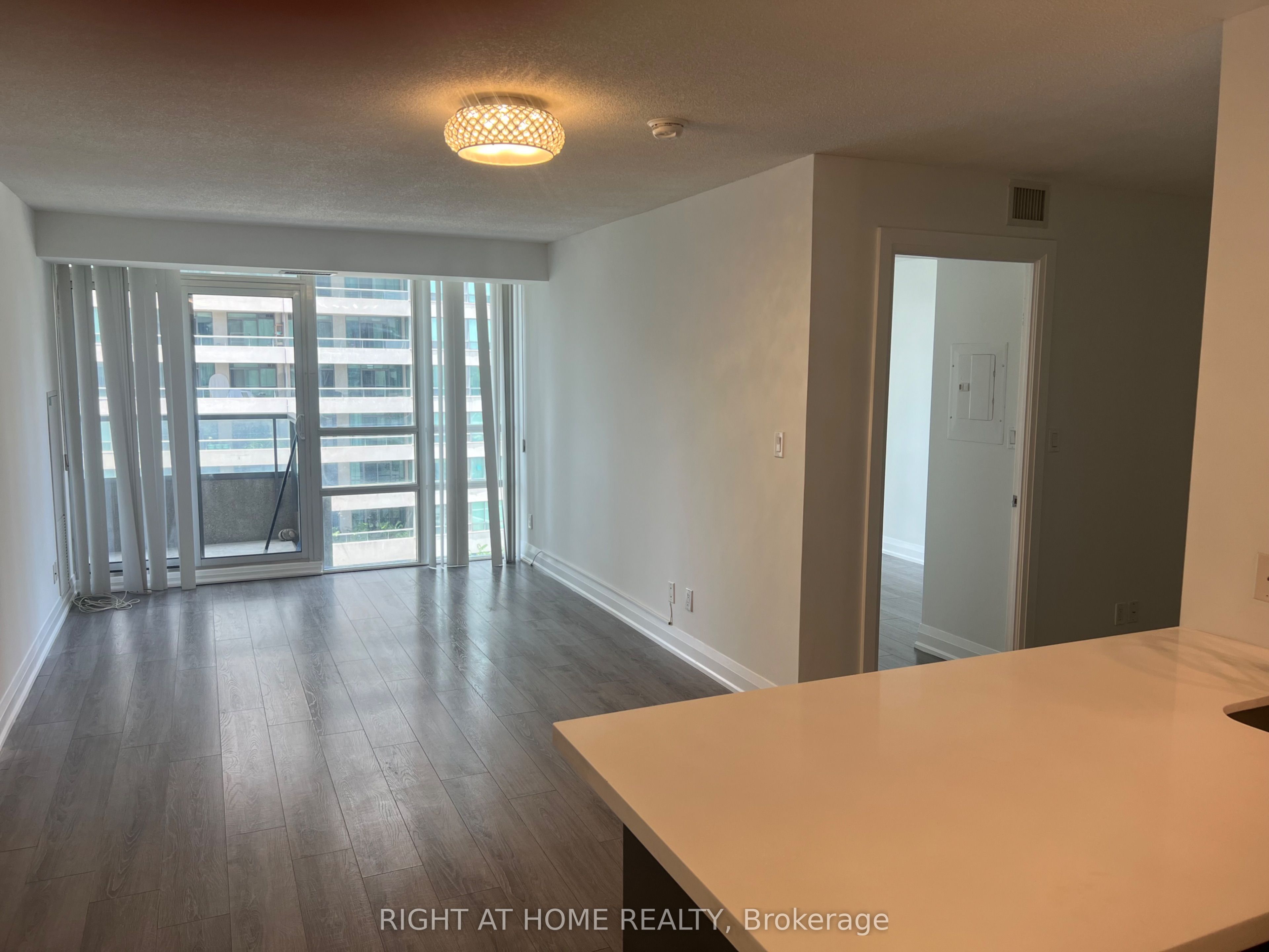 35 Hollywood Avenue 817 Property Photo 4