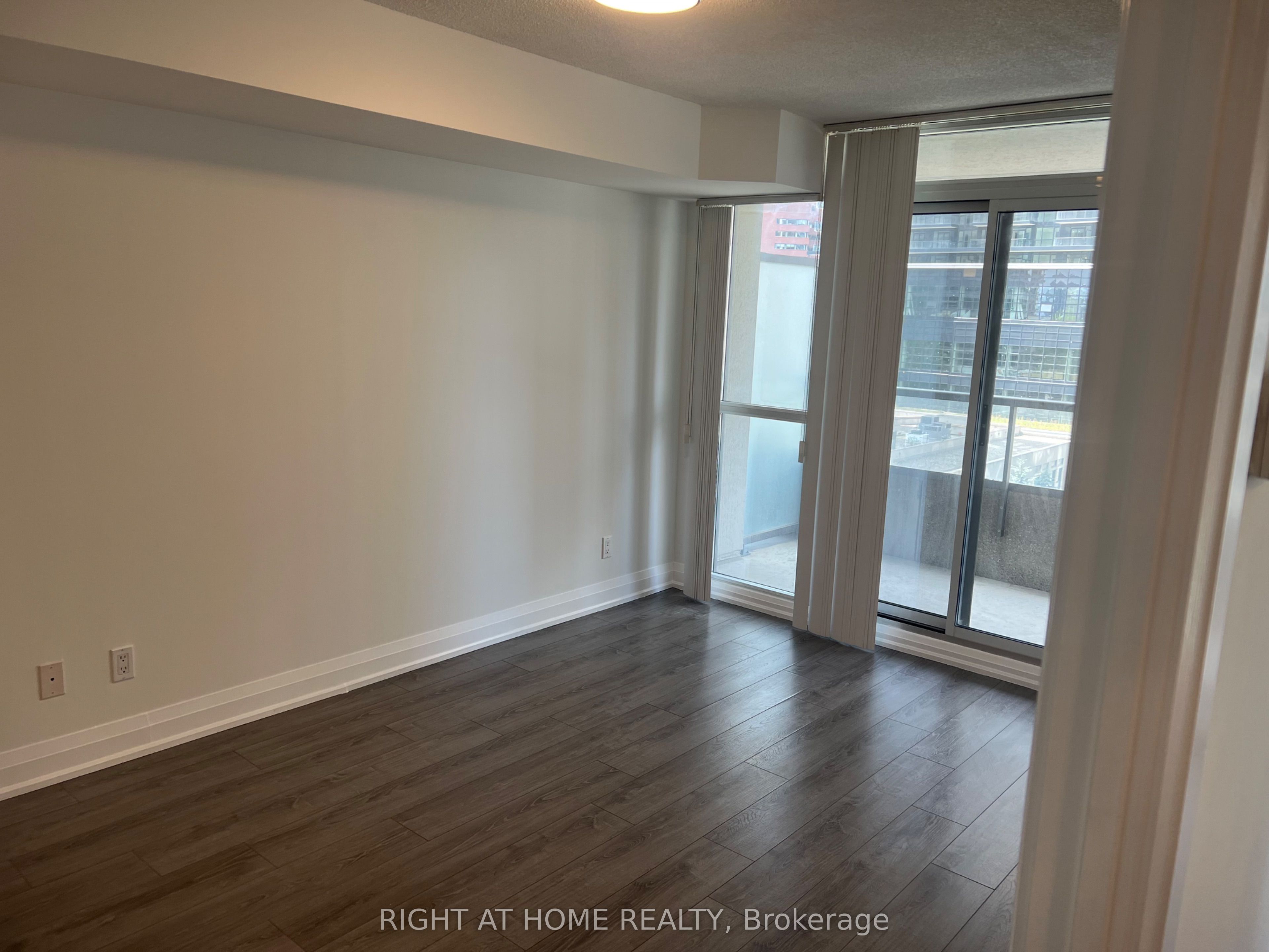 35 Hollywood Avenue 817 Property Photo 5