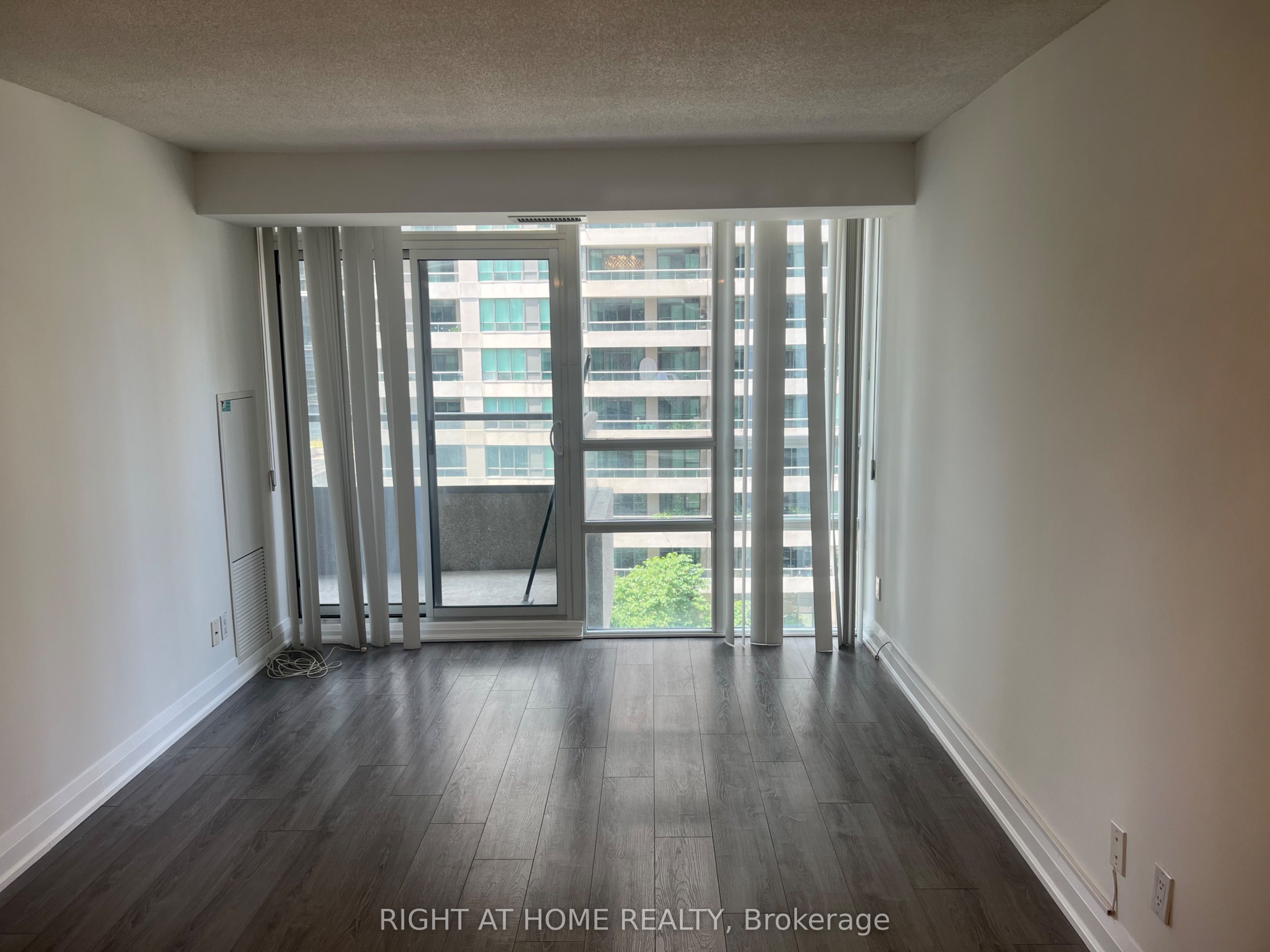 35 Hollywood Avenue 817 Property Photo 6