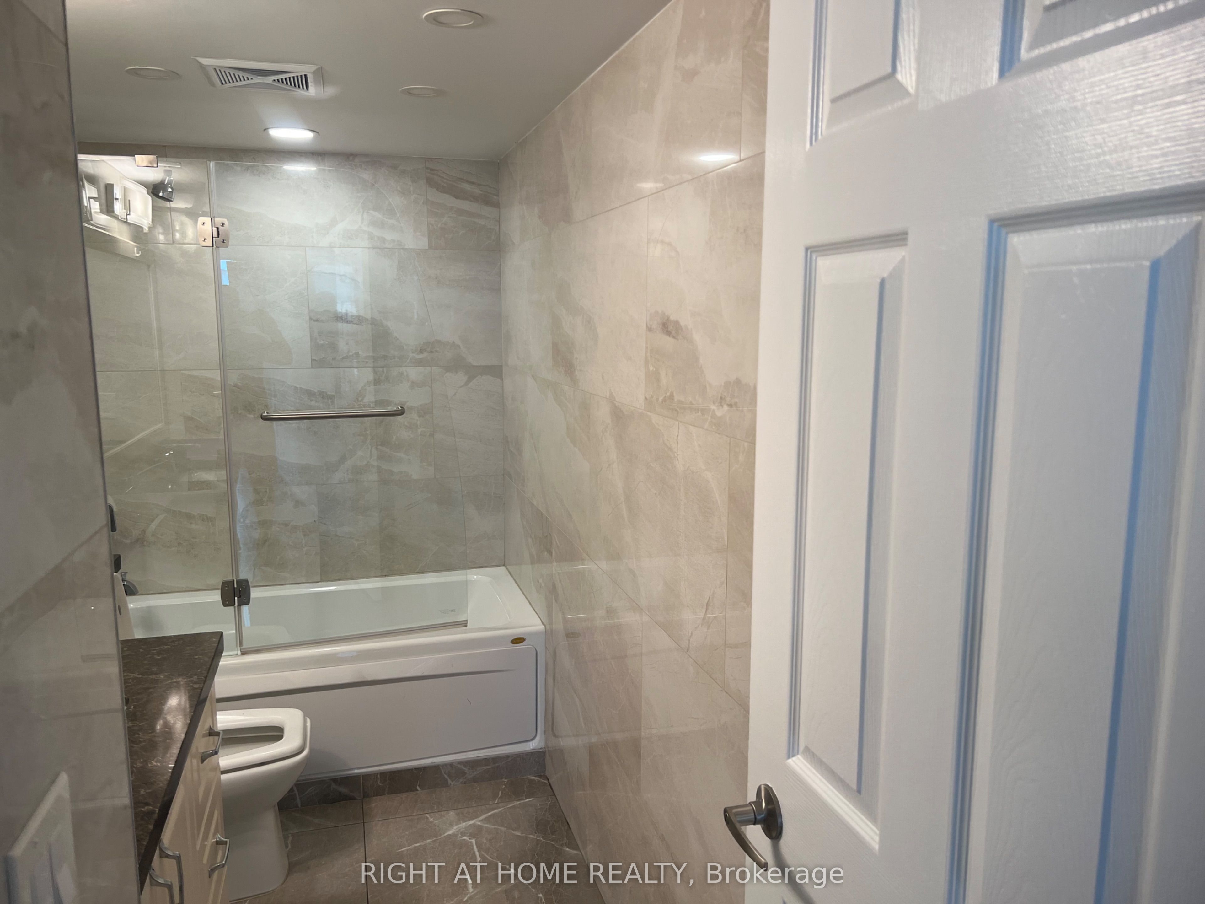 35 Hollywood Avenue 817 Property Photo 11