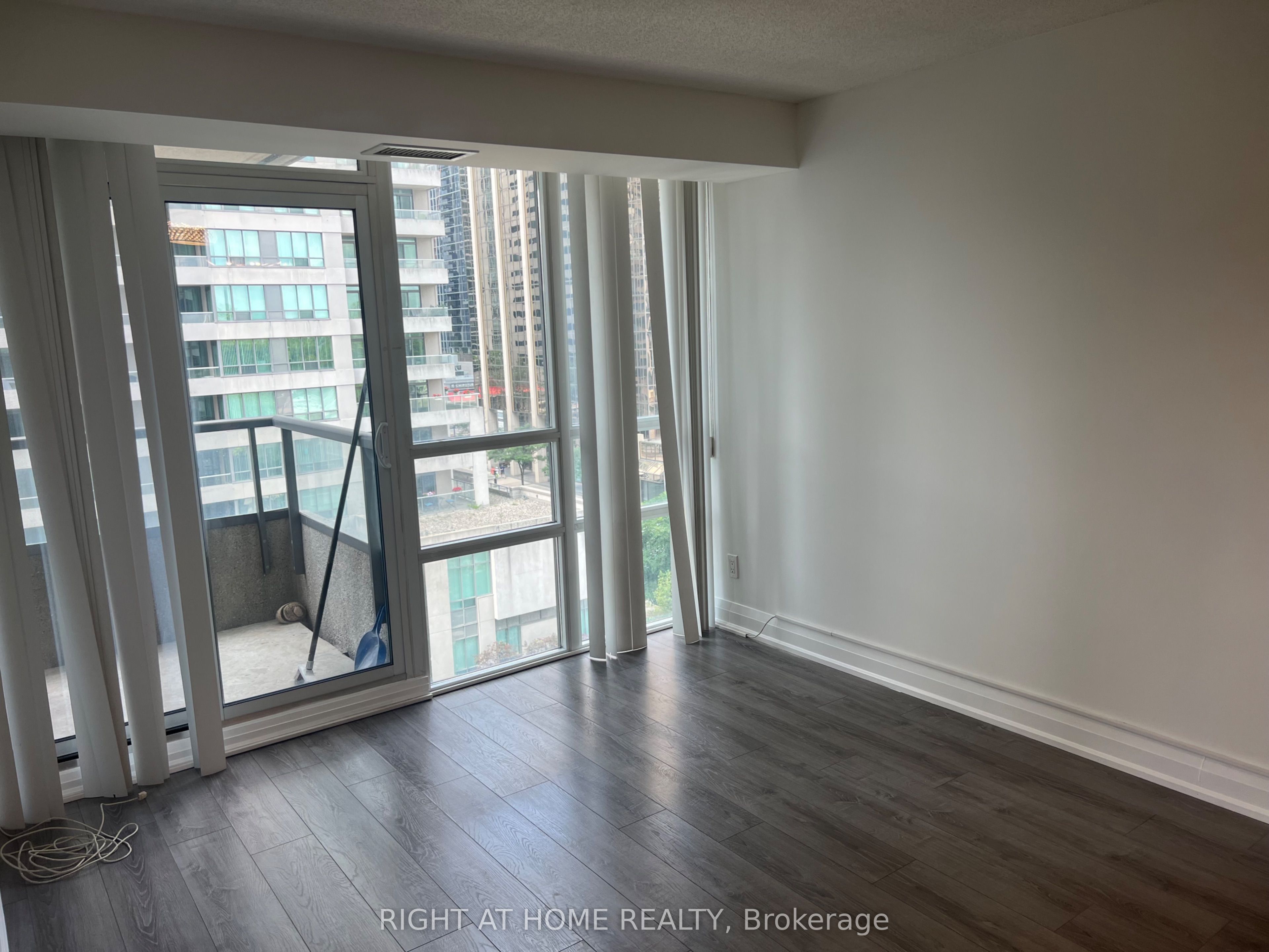 35 Hollywood Avenue 817 Property Photo 12