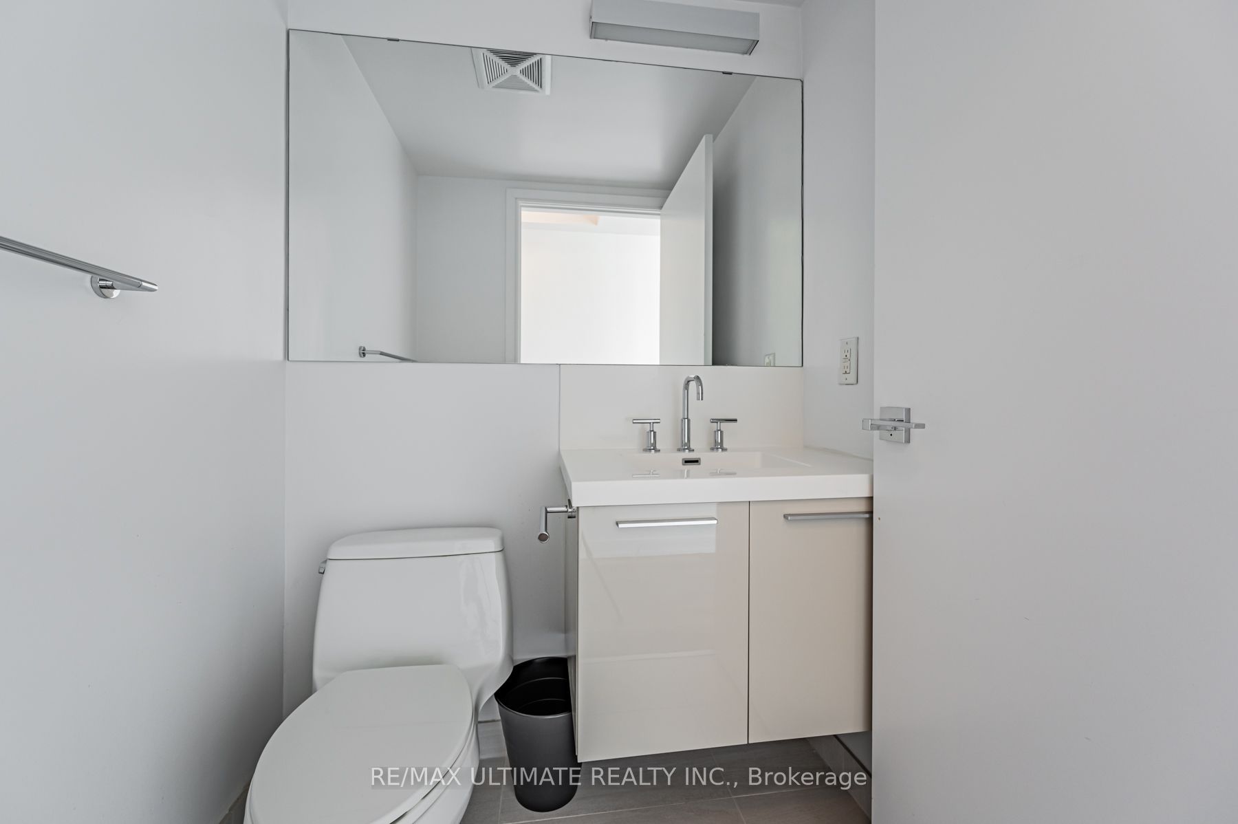 42 Charles Street E 1402 Property Photo 16