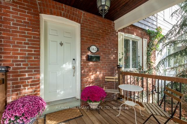 142 Hillsdale Avenue E Property Photo 2
