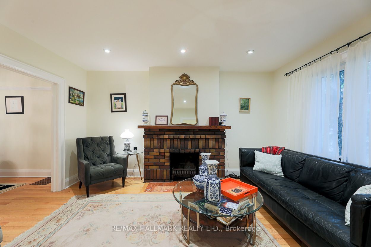 142 Hillsdale Avenue E Property Photo 6