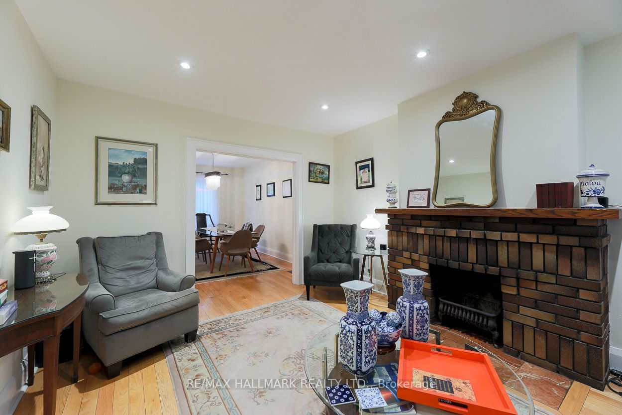 142 Hillsdale Avenue E Property Photo 7