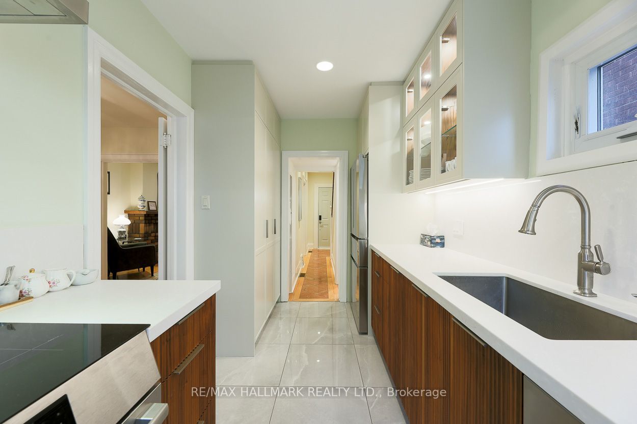 142 Hillsdale Avenue E Property Photo 12