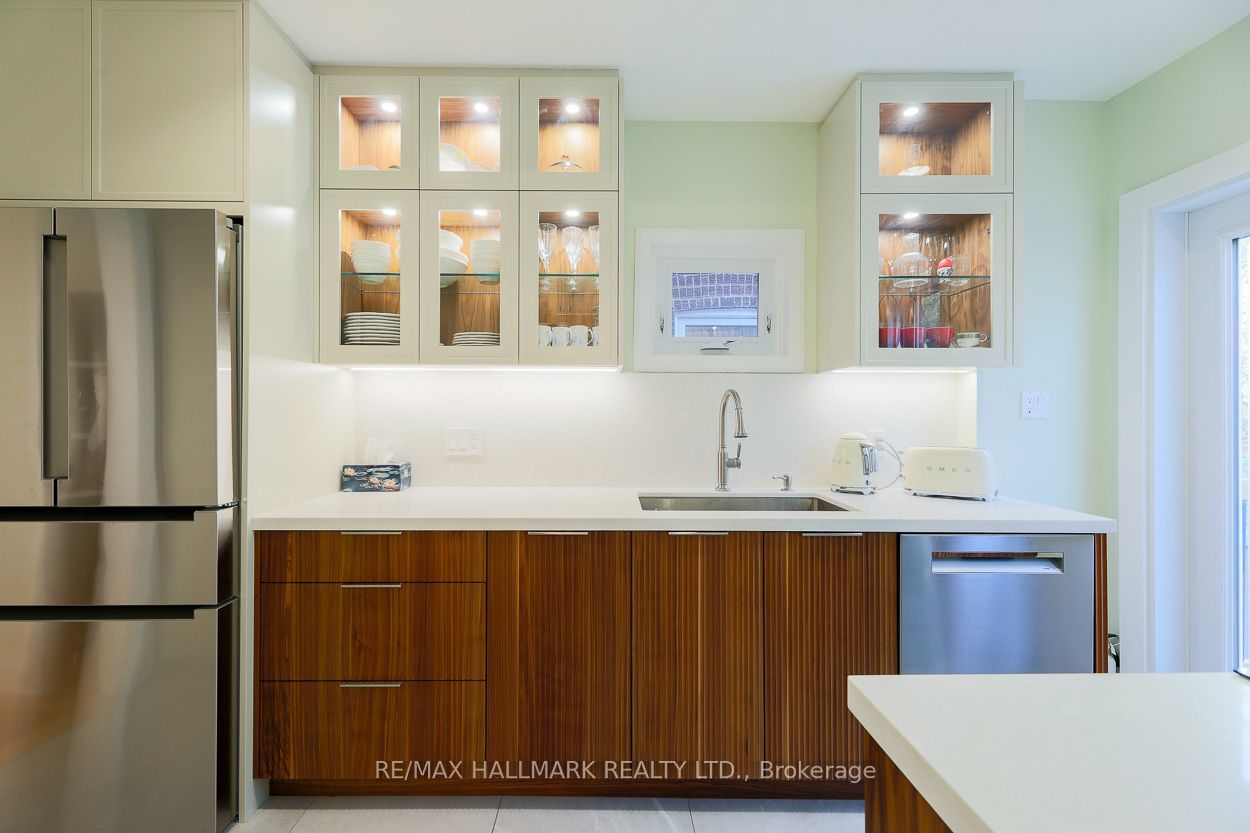 142 Hillsdale Avenue E Property Photo 13