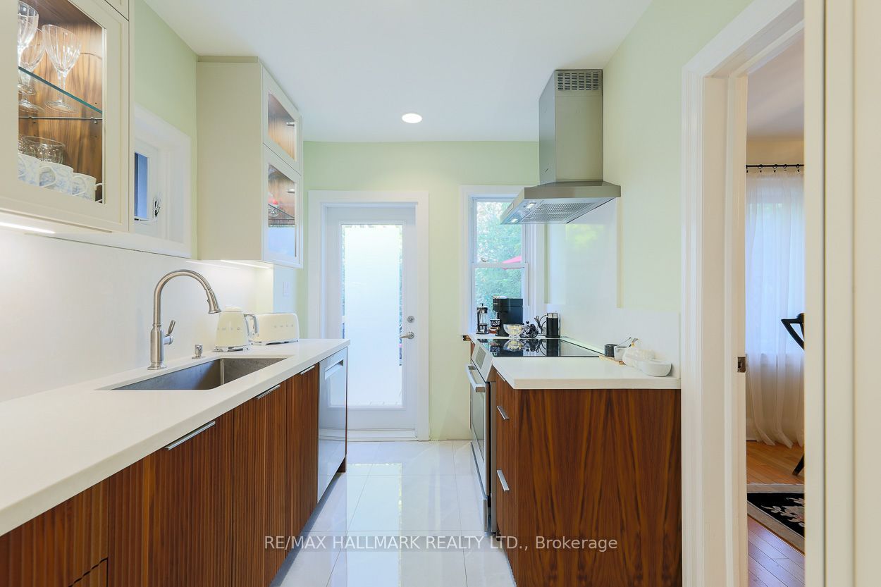 142 Hillsdale Avenue E Property Photo 14