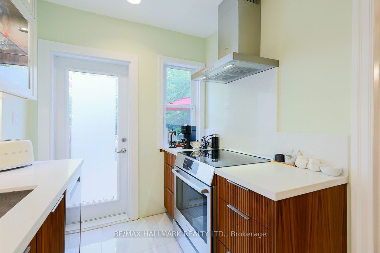 142 Hillsdale Avenue E Property Photo 15