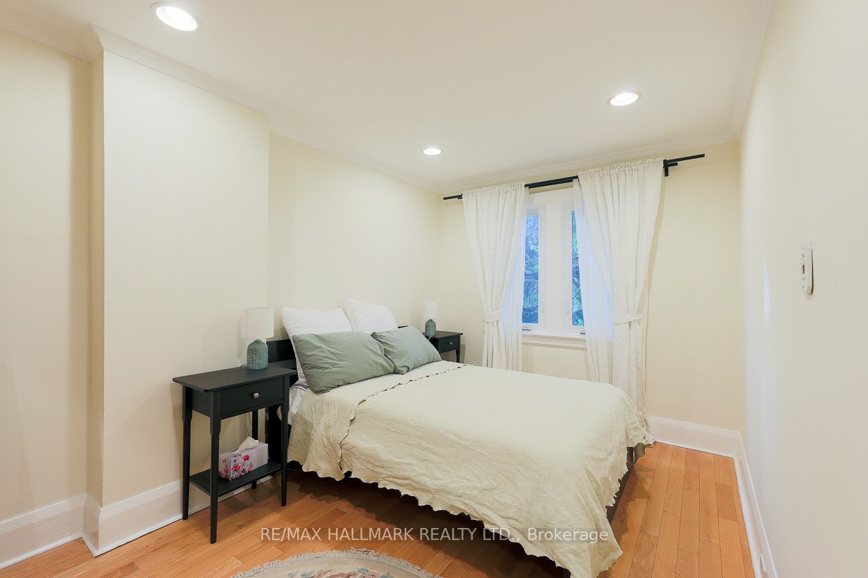 142 Hillsdale Avenue E Property Photo 16