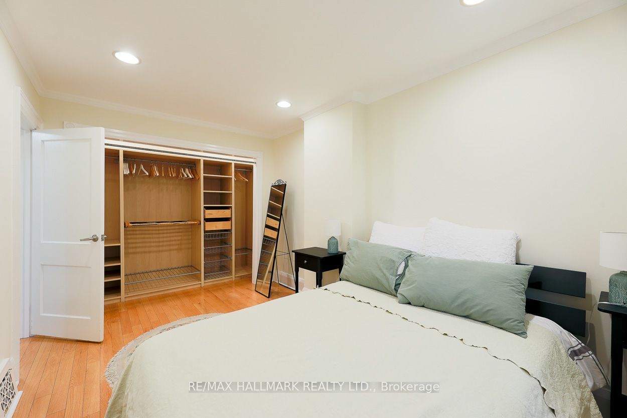 142 Hillsdale Avenue E Property Photo 17