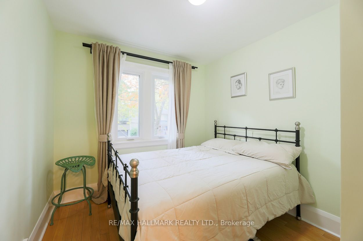 142 Hillsdale Avenue E Property Photo 18