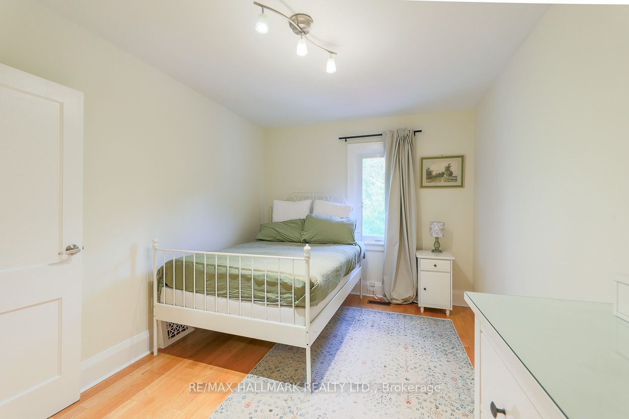 142 Hillsdale Avenue E Property Photo 19