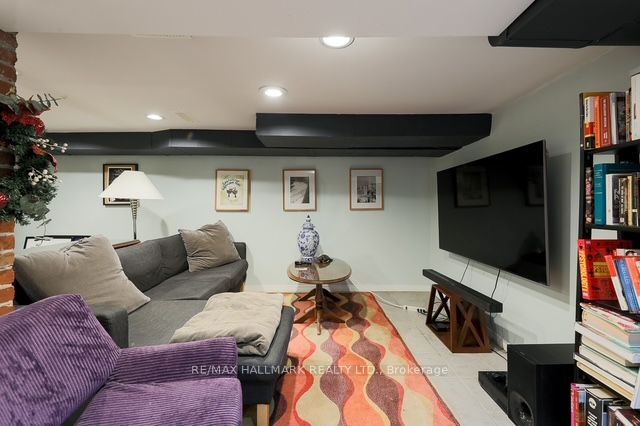 142 Hillsdale Avenue E Property Photo 24