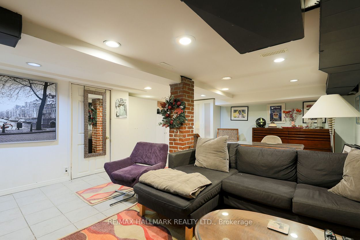 142 Hillsdale Avenue E Property Photo 25