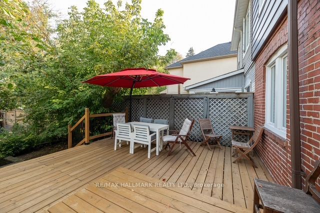 142 Hillsdale Avenue E Property Photo 29