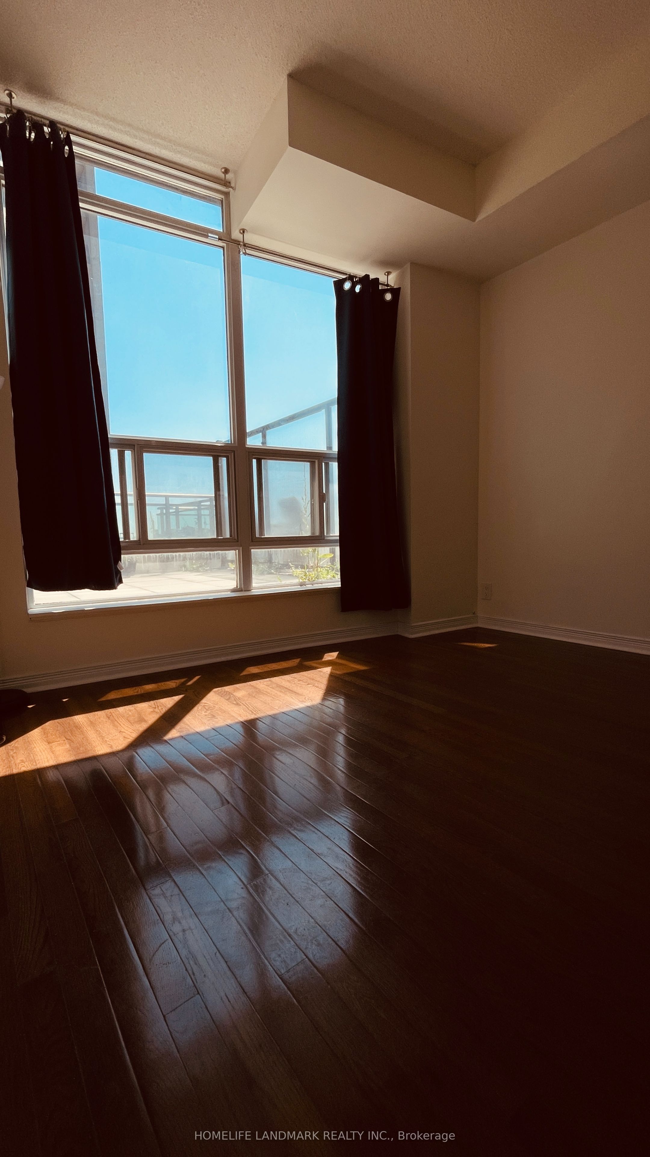 736 Spadina Avenue 803 Property Photo 6