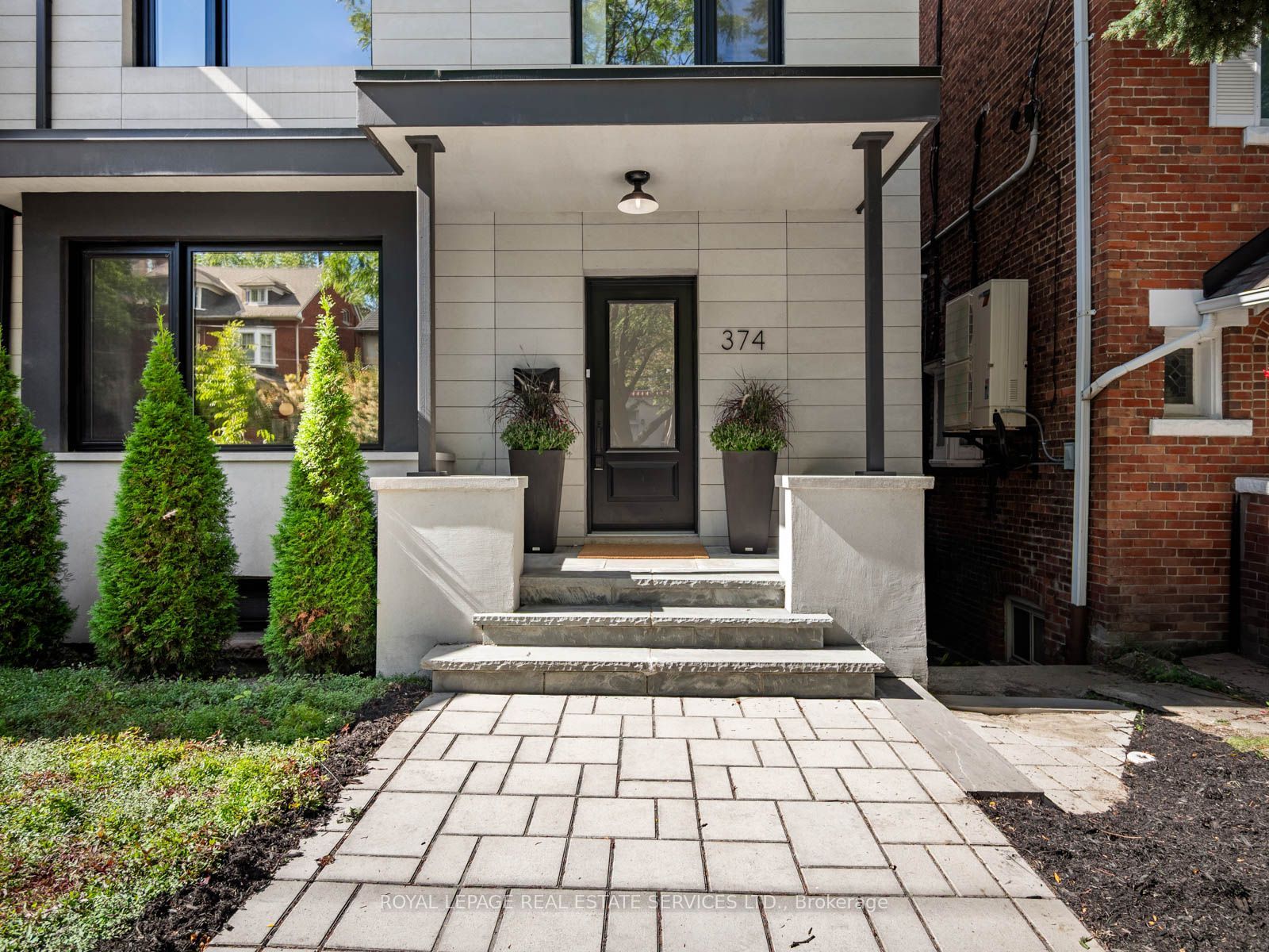 374 Spadina Road Property Photo 2