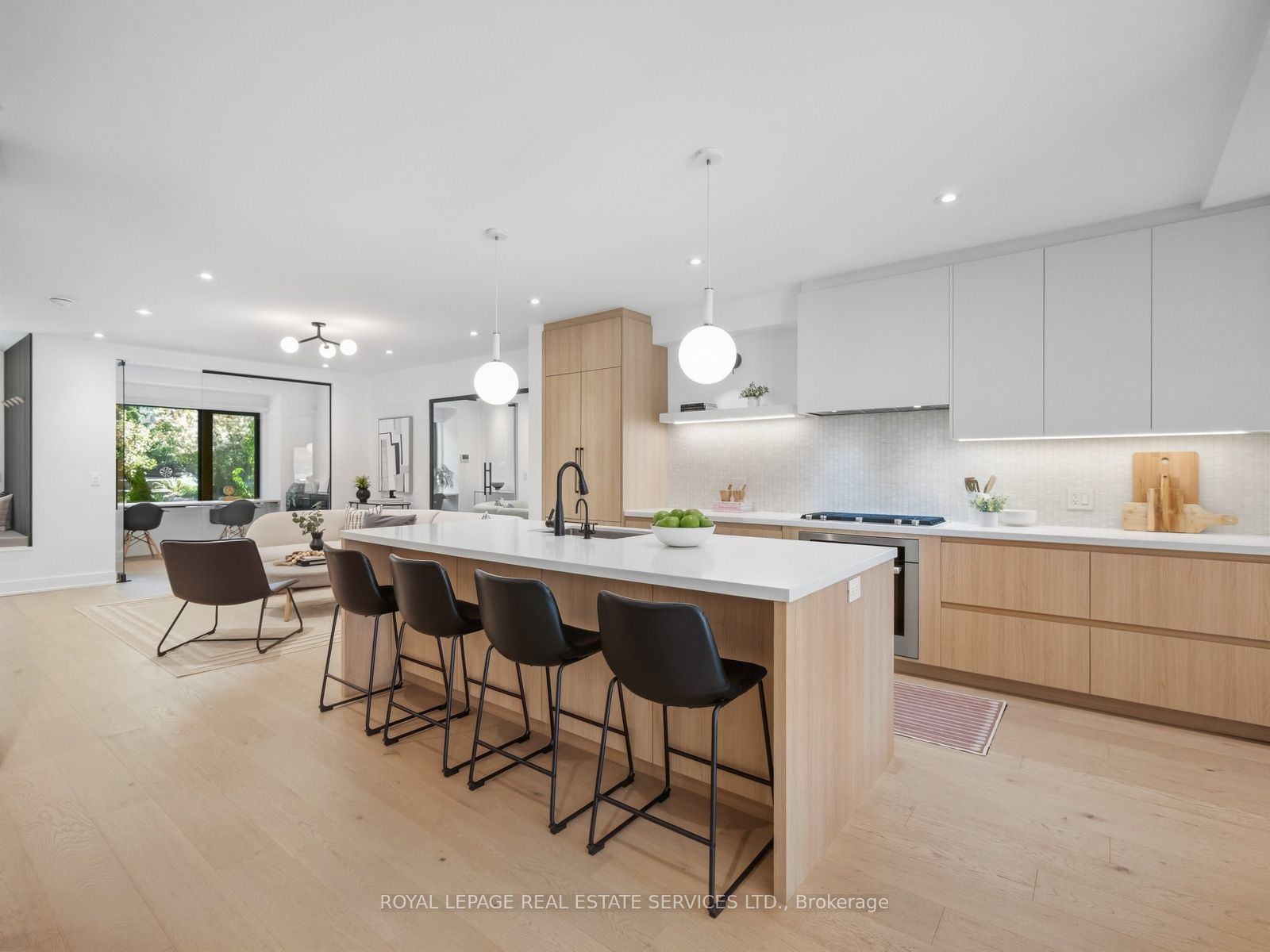 374 Spadina Road Property Photo 10