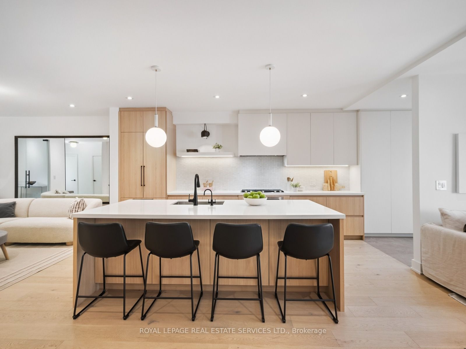374 Spadina Road Property Photo 11