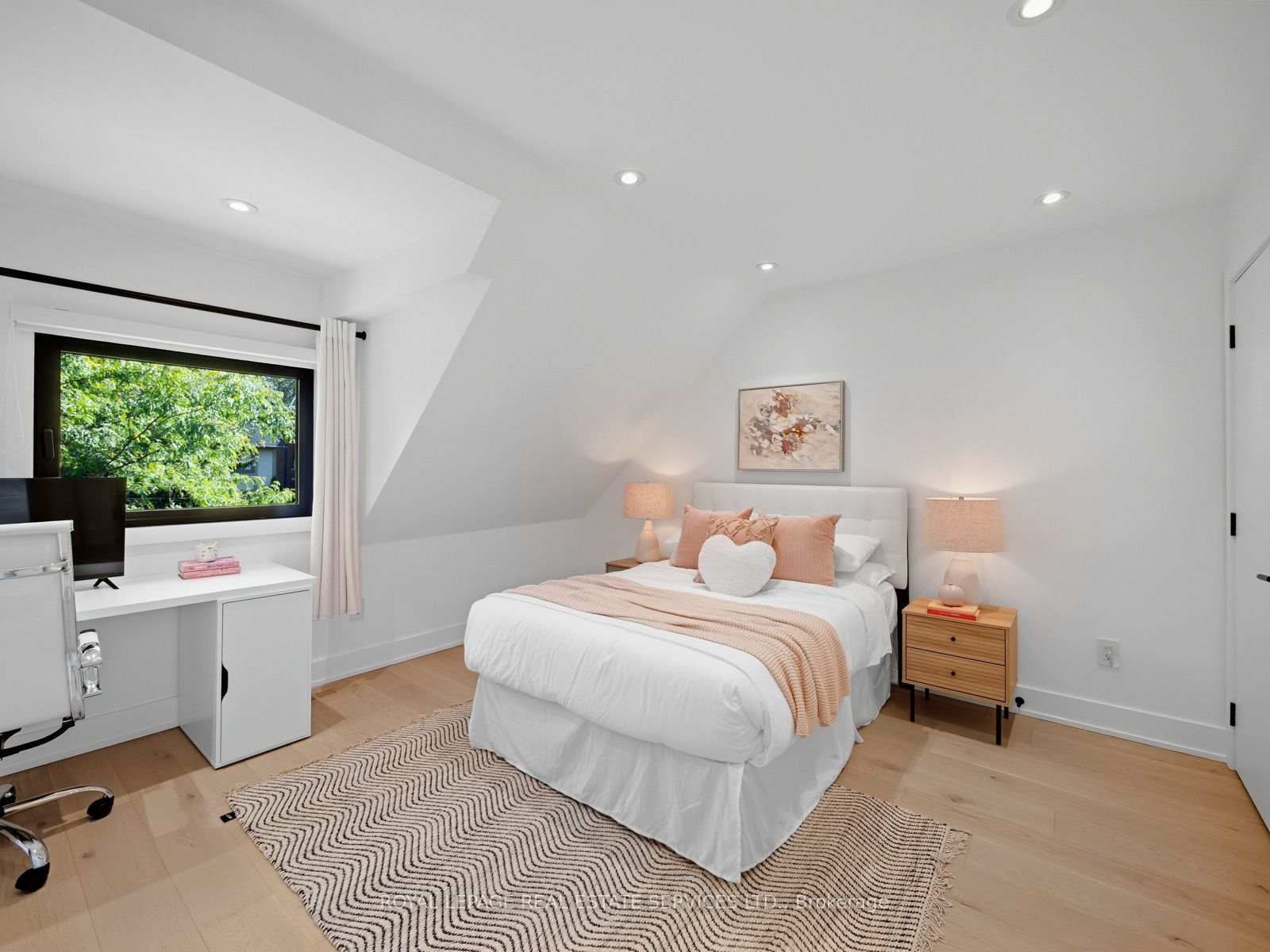 374 Spadina Road Property Photo 31