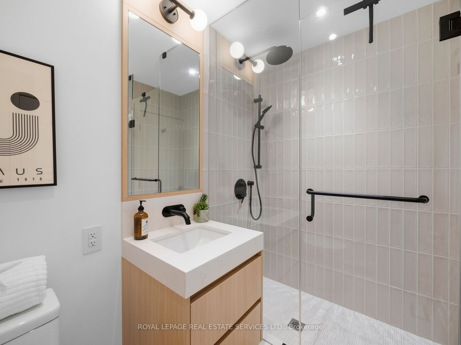 374 Spadina Road Property Photo 33